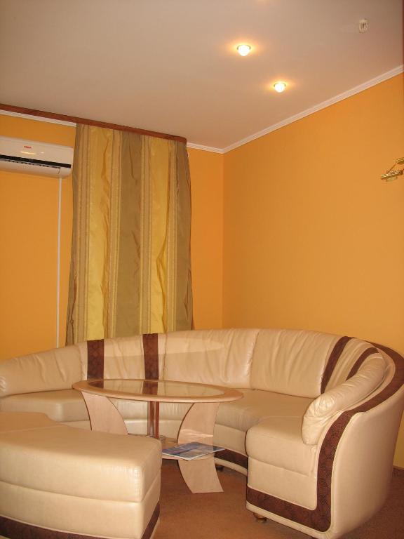 Premier Club Hotel Chernivtsi Ruang foto
