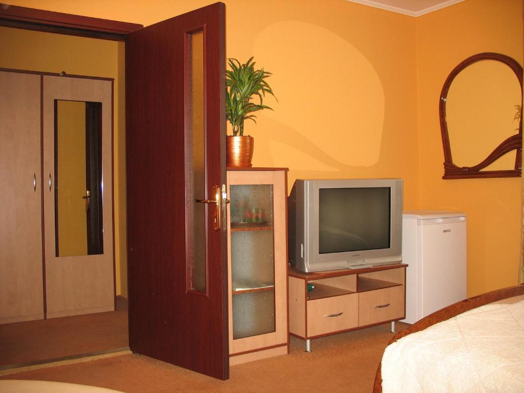Premier Club Hotel Chernivtsi Ruang foto