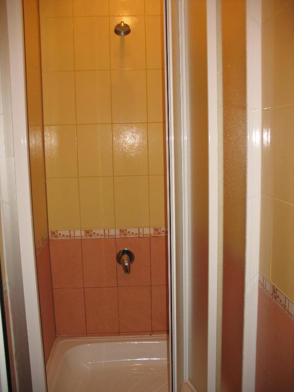 Premier Club Hotel Chernivtsi Bagian luar foto