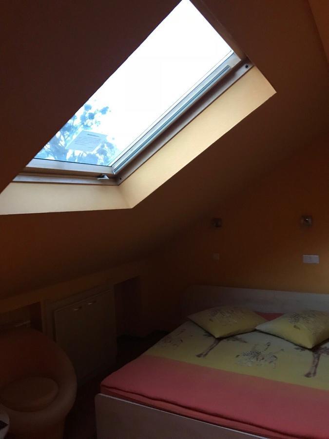 Premier Club Hotel Chernivtsi Bagian luar foto